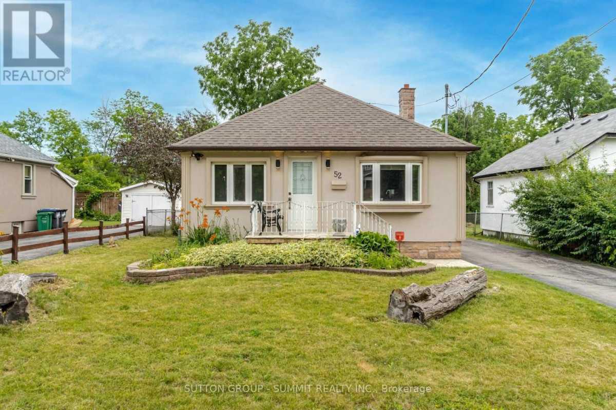 Mississauga L5G1S7 | 2 + 1 Bed 2 Bath | $3,600 Mississauga L5G1S7 | 2 + 1 Bed 2 Bath | $3,600