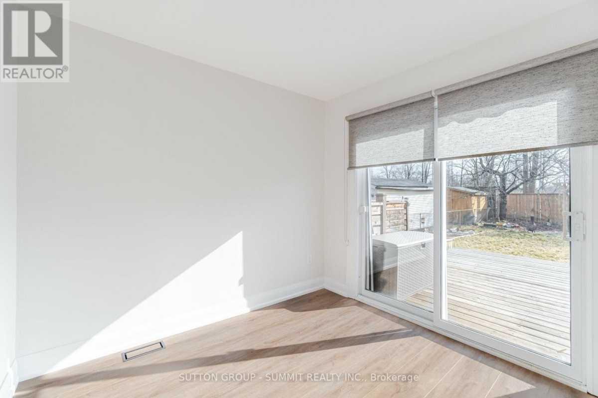 Mississauga L5G1S7 | 2 + 1 Bed 2 Bath | $3,600