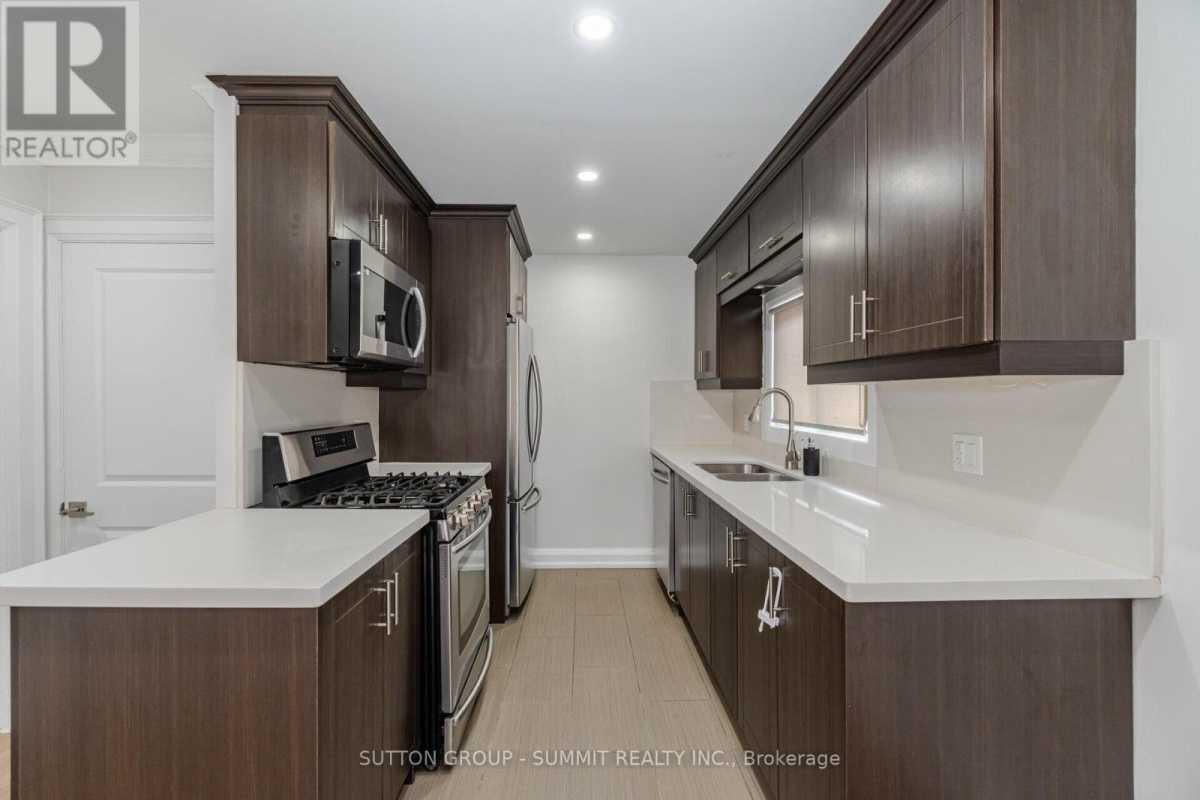 Mississauga L5G1S7 | 2 + 1 Bed 2 Bath | $3,600