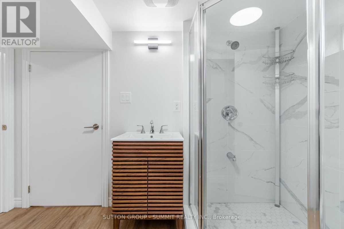 Mississauga L5G1S7 | 2 + 1 Bed 2 Bath | $3,600
