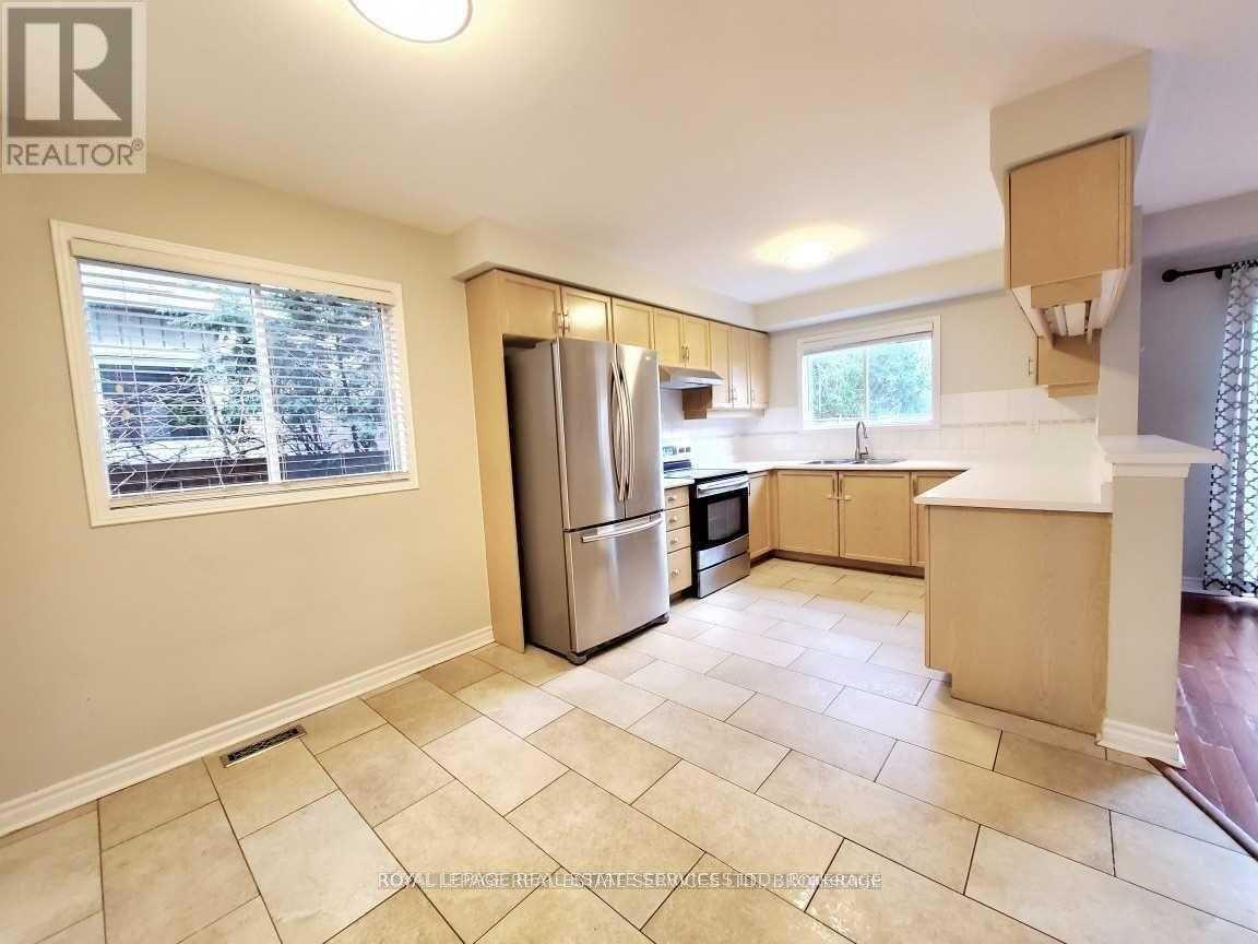 LEESIDE CR Mississauga | 4 Bed 3 Bath | $3,850 LEESIDE CR Mississauga | 4 Bed 3 Bath | $3,850