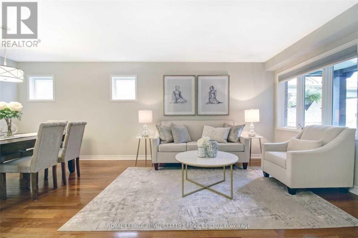 LEESIDE CR Mississauga | 4 Bed 3 Bath | $3,850