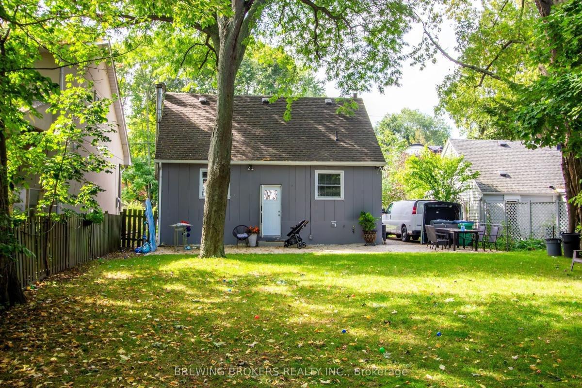 27 Pine Avenue S Mississauga | 3 Bed 1 Bath | $2,999