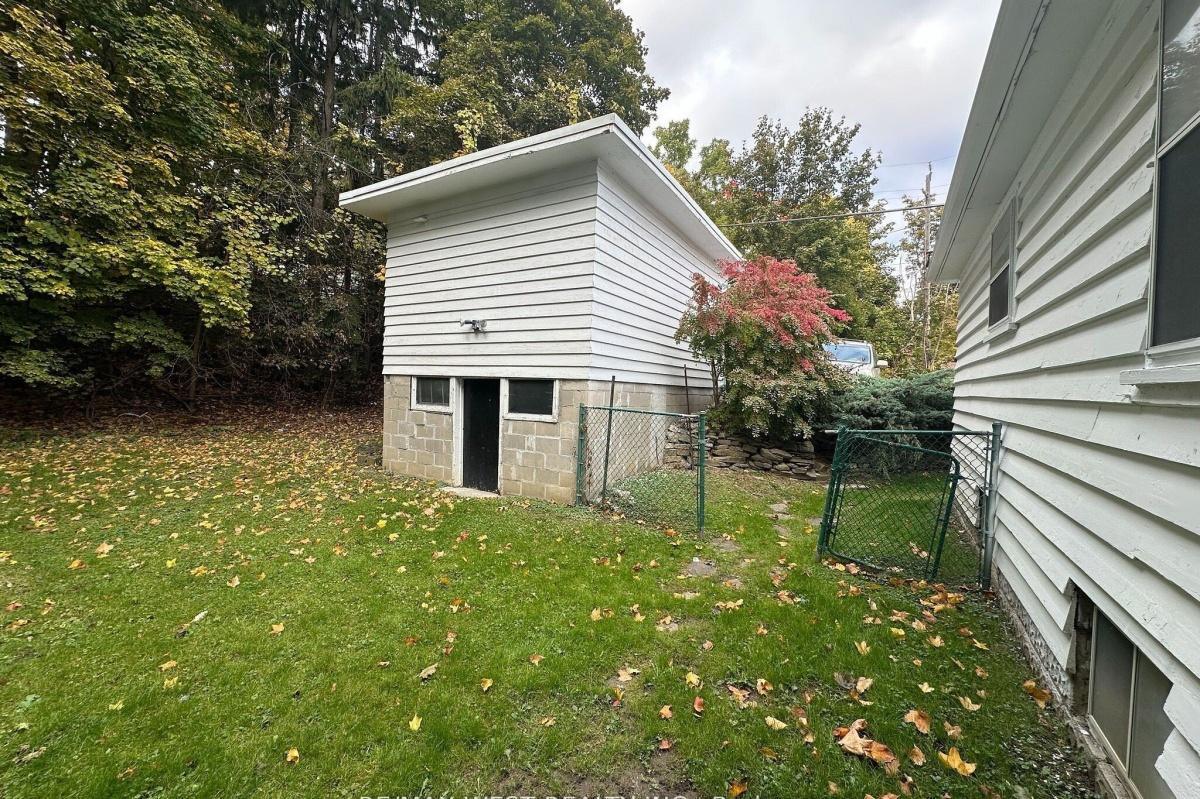 8186 Islington Avenue Vaughan | 2+1 Bed 2 Bath | $2,790