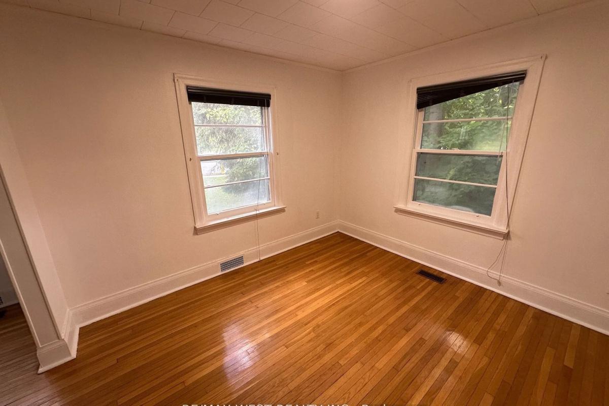 8186 Islington Avenue Vaughan | 2+1 Bed 2 Bath | $2,790 8186 Islington Avenue Vaughan | 2+1 Bed 2 Bath | $2,790