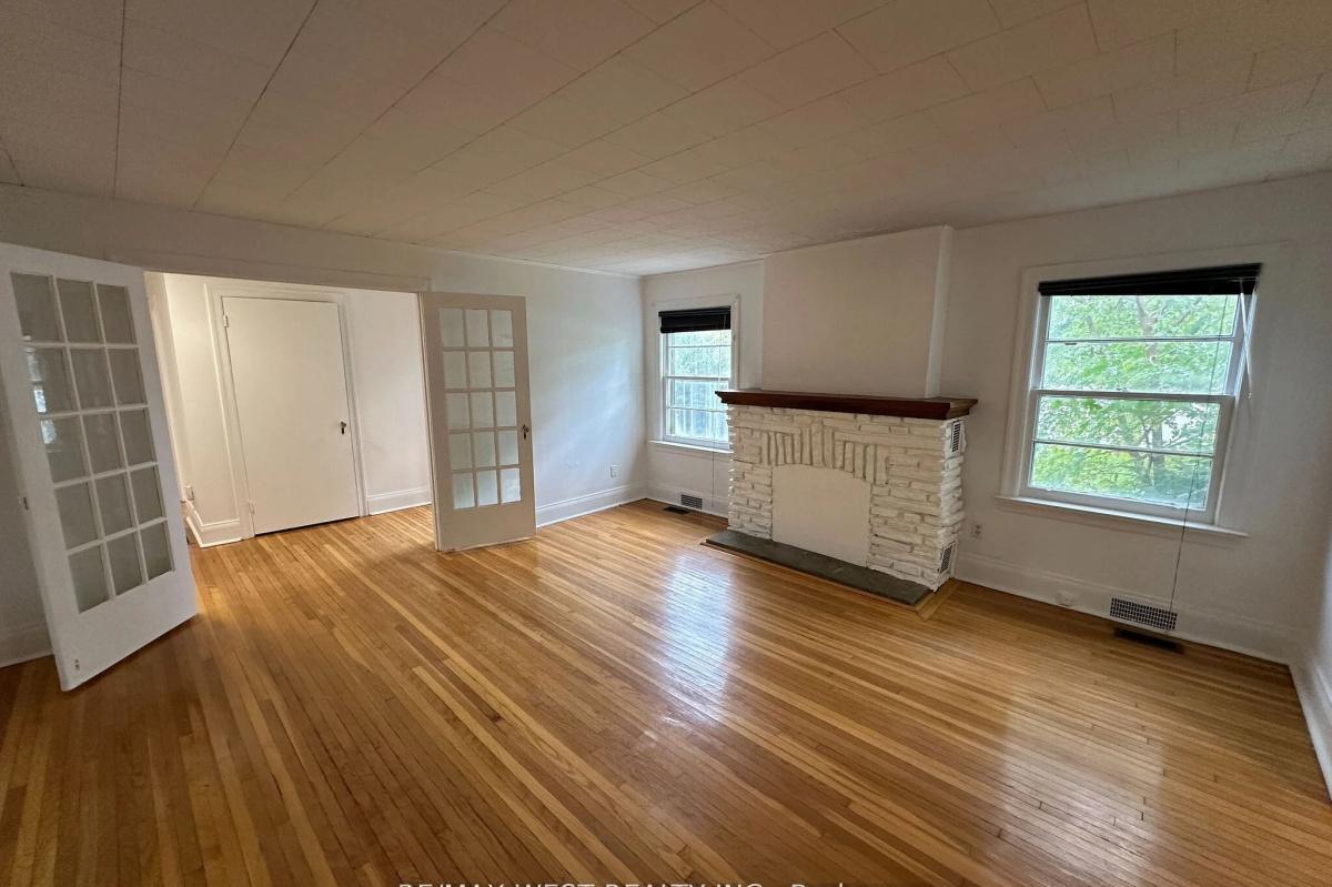 8186 Islington Avenue Vaughan | 2+1 Bed 2 Bath | $2,790