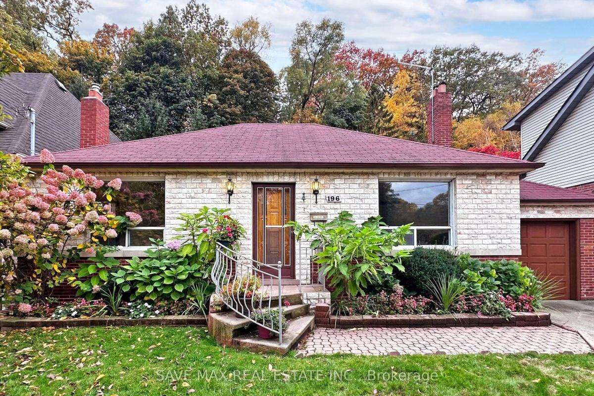 196 South Kingsway Toronto | 2+1 Bed 1 Bath | $3,500