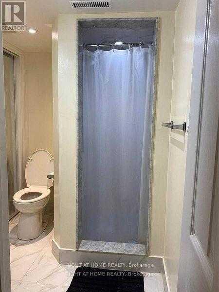 3158 MCCARRON CRESCENT E Mississauga | 3+1 Bed 3 Bath | $3,400 3158 MCCARRON CRESCENT E Mississauga | 3+1 Bed 3 Bath | $3,400