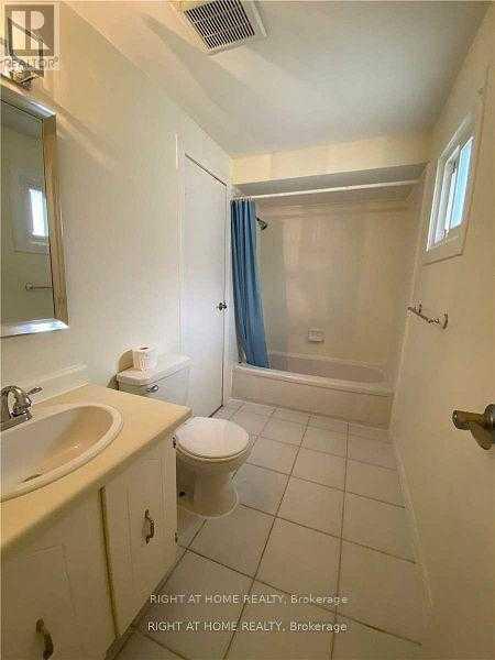 3158 MCCARRON CRESCENT E Mississauga | 3+1 Bed 3 Bath | $3,400