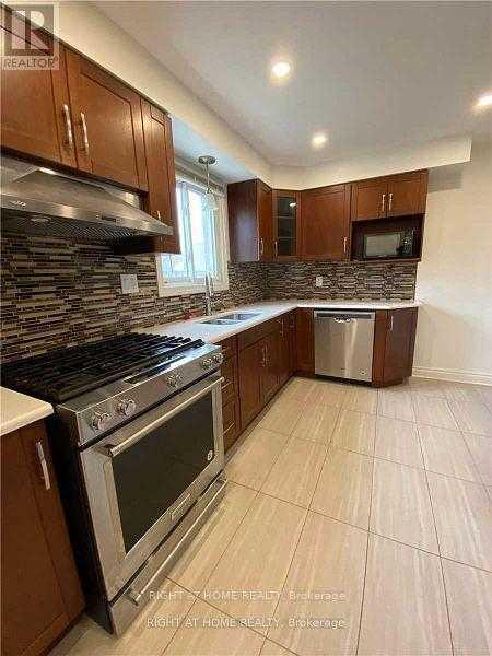 3158 MCCARRON CRESCENT E Mississauga | 3+1 Bed 3 Bath | $3,400