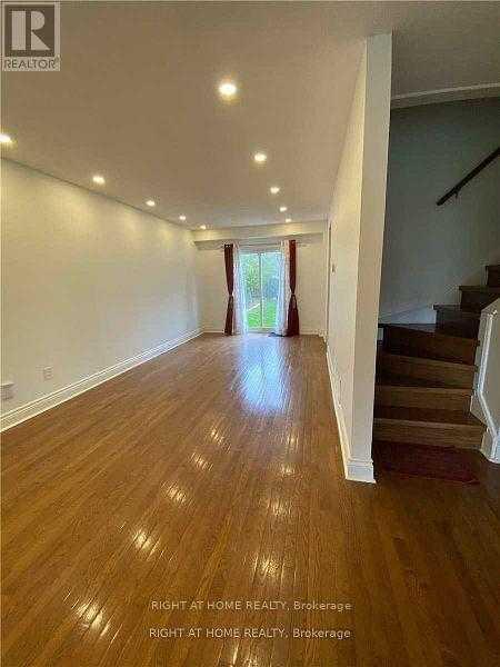 3158 MCCARRON CRESCENT E Mississauga | 3+1 Bed 3 Bath | $3,400