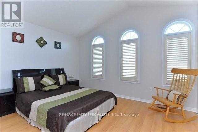 3324 RAINDANCE CRESCENT Mississauga | 3 Bed 4 Bath | $3,800 3324 RAINDANCE CRESCENT Mississauga | 3 Bed 4 Bath | $3,800