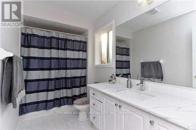 3324 RAINDANCE CRESCENT Mississauga | 3 Bed 4 Bath | $3,800 3324 RAINDANCE CRESCENT Mississauga | 3 Bed 4 Bath | $3,800