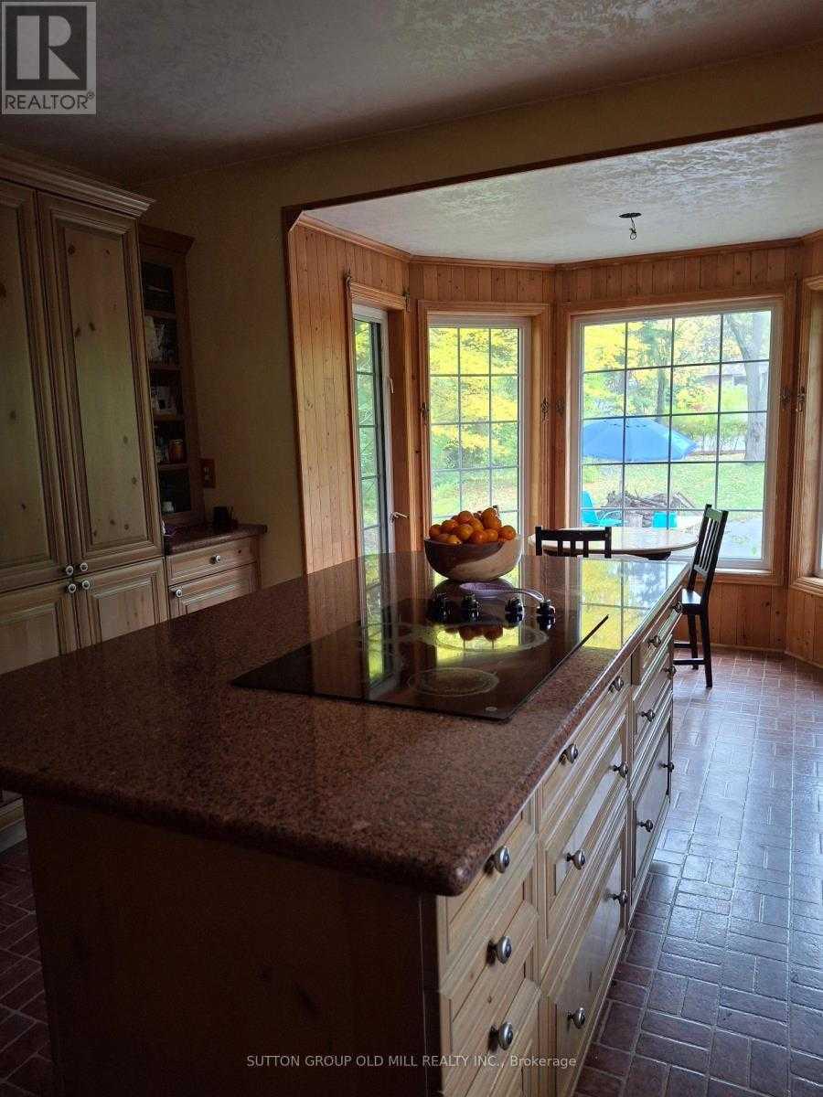 60 HARBORN ROAD Mississauga | 3 Bed 3 Bath | $3,500