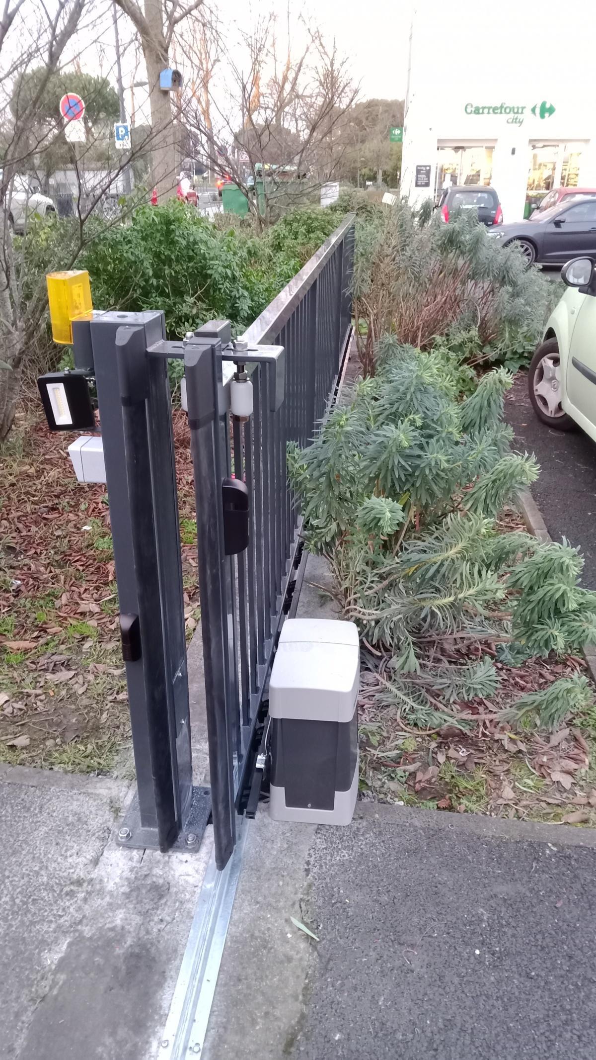 Portail coulissant Res. sur Bruges Portail coulissant Res. sur Bruges