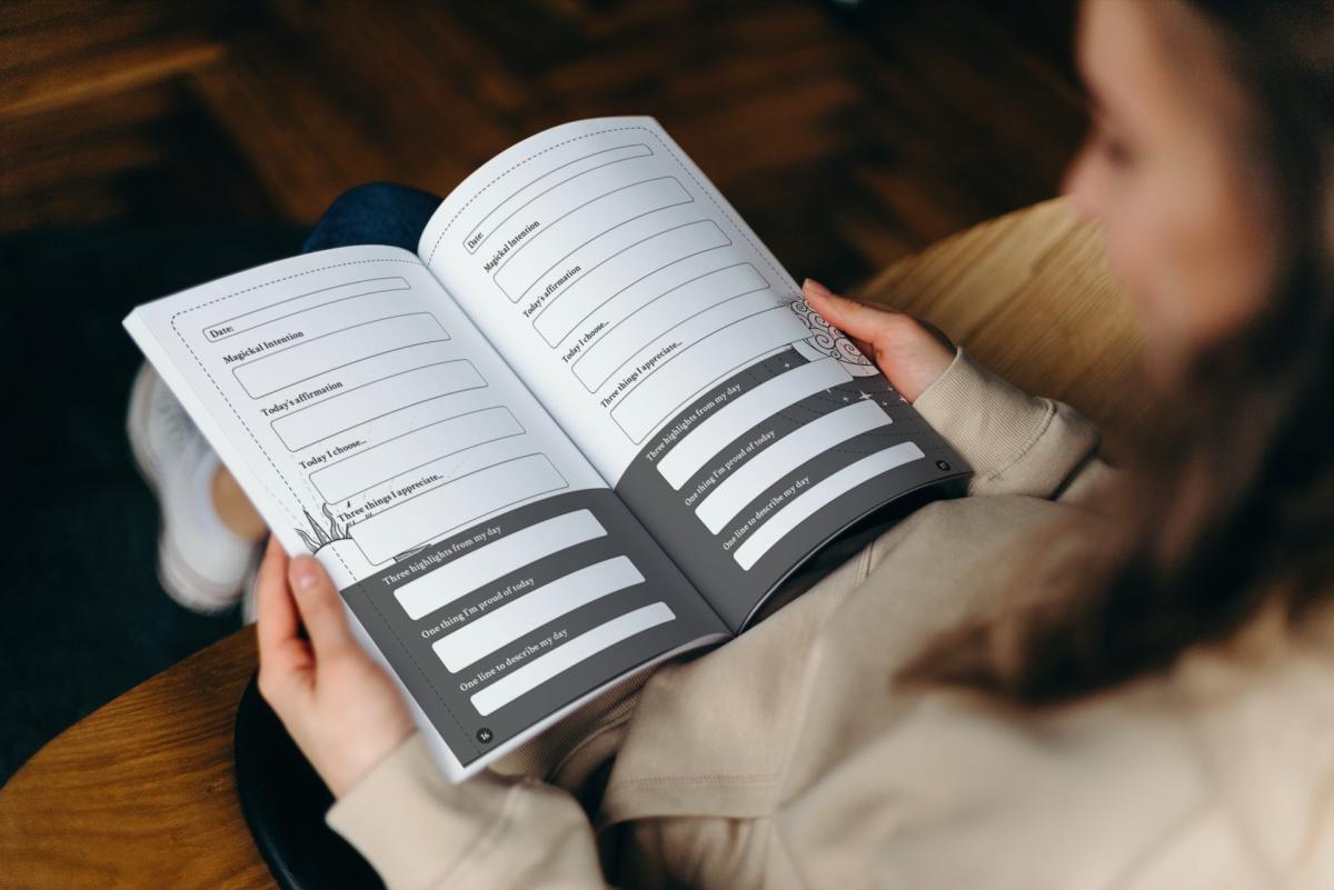 Five Minutes of Magick: A Daily Diary of Enchantment Five Minutes of Magick: A Daily Diary of Enchantment