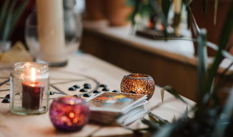 Last Quarter Moon in Scorpio: Embracing Emotional Alchemy for Self-Care