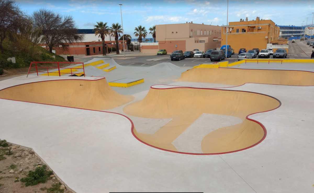 Tres skateparks con bowls en Cádiz Tres skateparks con bowls en Cádiz