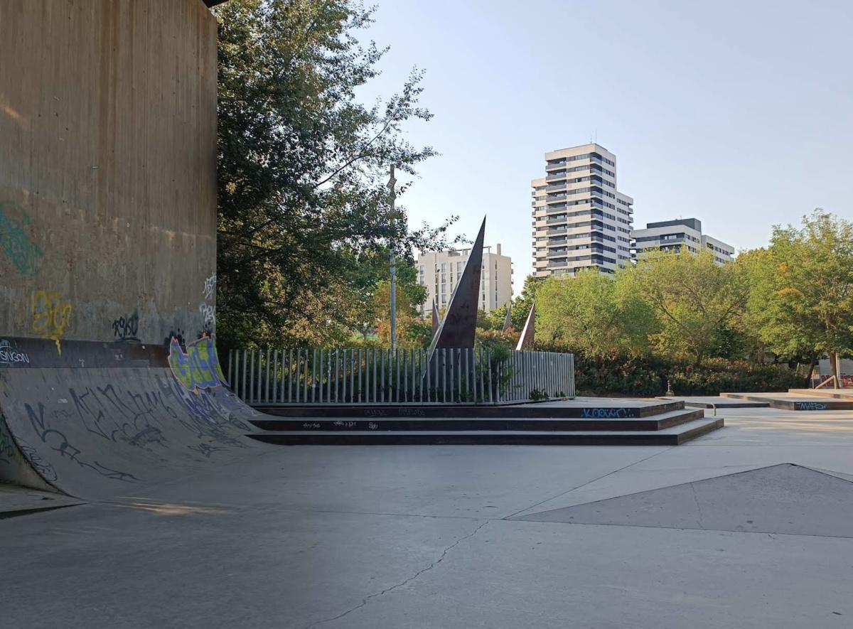 Top 3 skateparks en Barcelona ideales para principiantes - Guía de Adrenaline Atlas 🛹