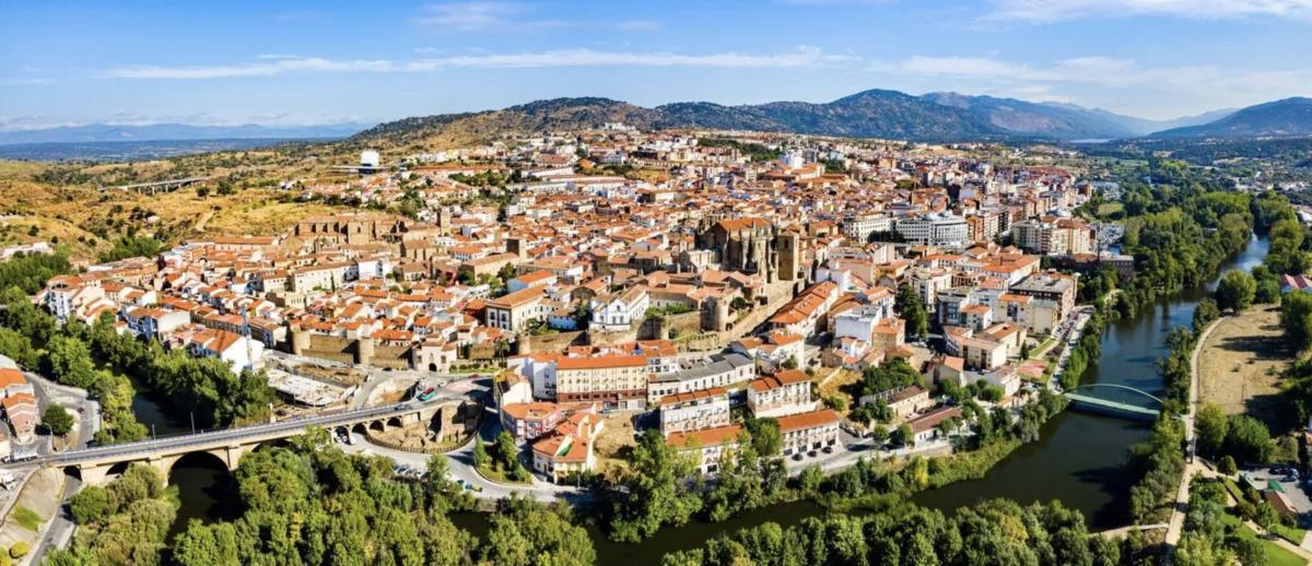 Skatepark de Plasencia: Bowl, street y parkour junto al río Jerte (2025) Skatepark de Plasencia: Bowl, street y parkour junto al río Jerte (2025)