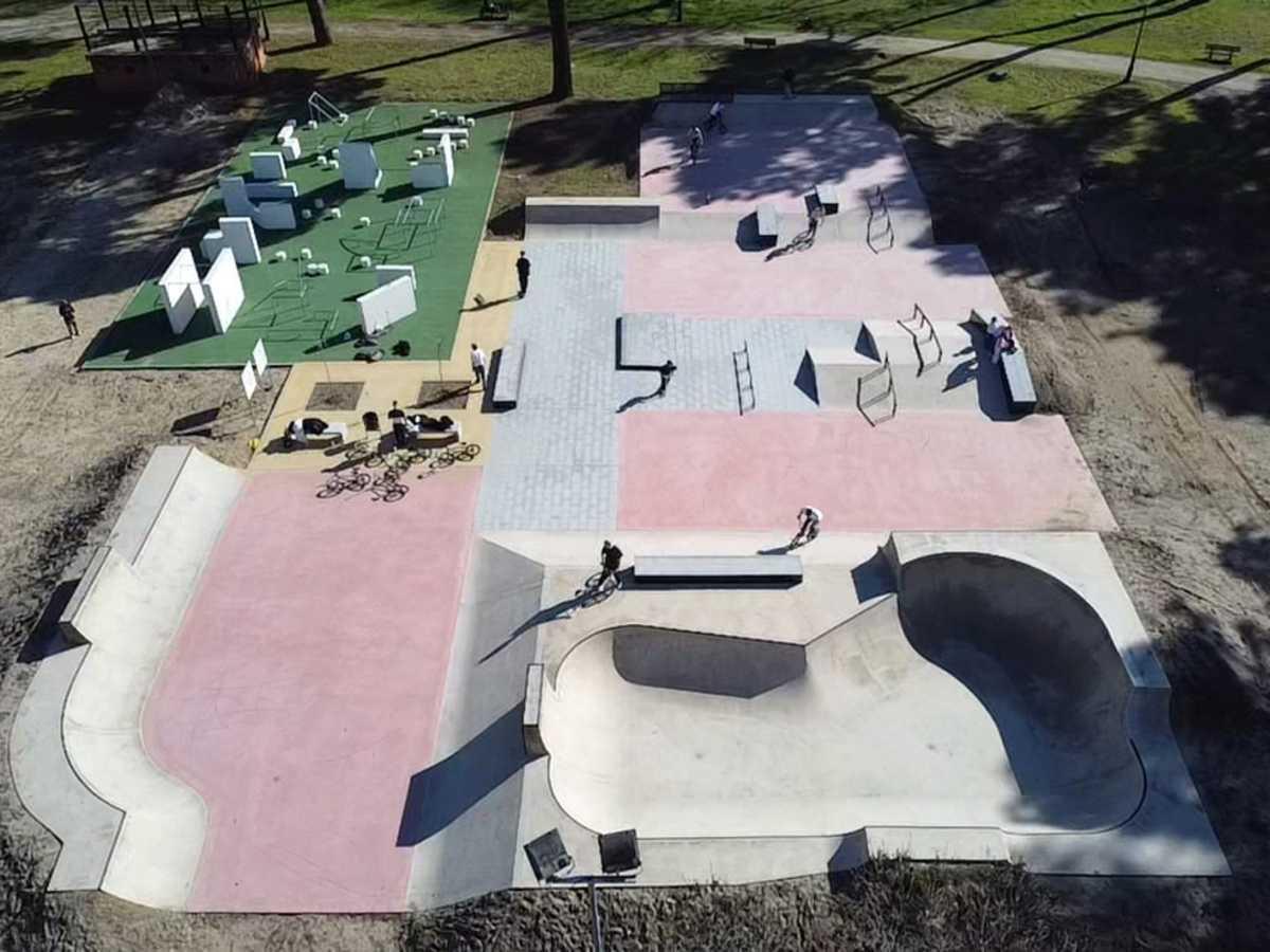 Skatepark de Plasencia: Bowl, street y parkour junto al río Jerte (2025) Skatepark de Plasencia: Bowl, street y parkour junto al río Jerte (2025)
