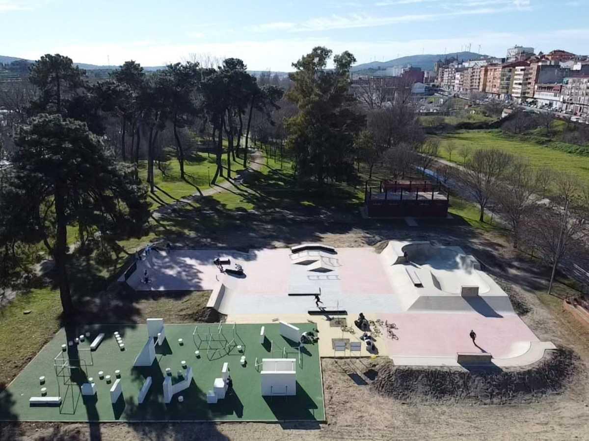 Skatepark de Plasencia: Bowl, street y parkour junto al río Jerte (2025) Skatepark de Plasencia: Bowl, street y parkour junto al río Jerte (2025)