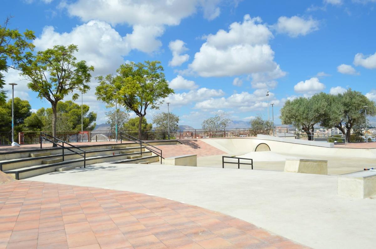 M2 Skateparks: De Alicante a Europa haciendo skateparks
