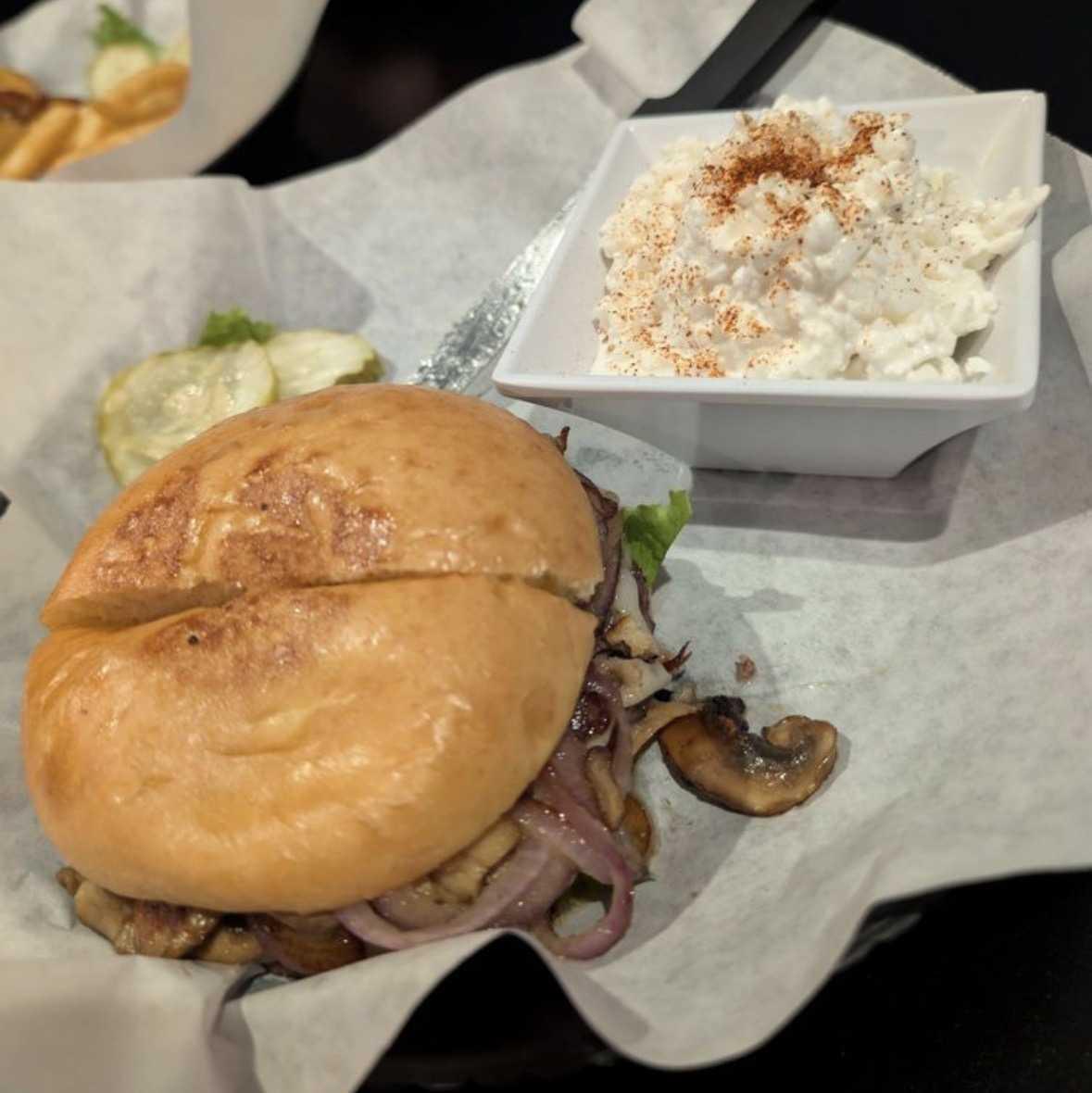 4 star Yelp review of Blue Ox Tavern by Brittany B.