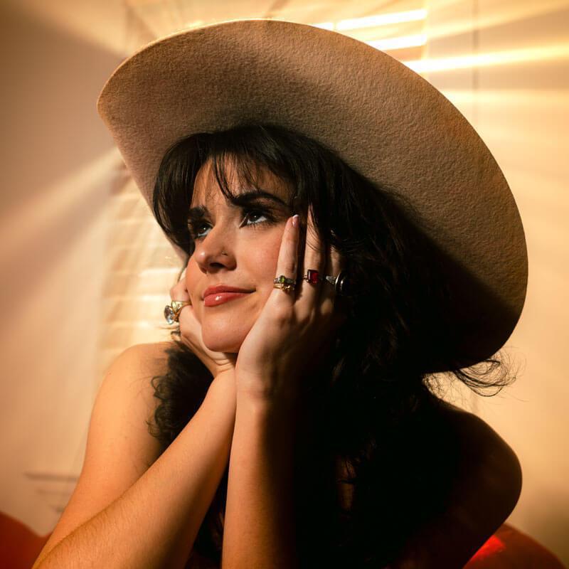 MAGGIE ANTONE - MAIN STAGE