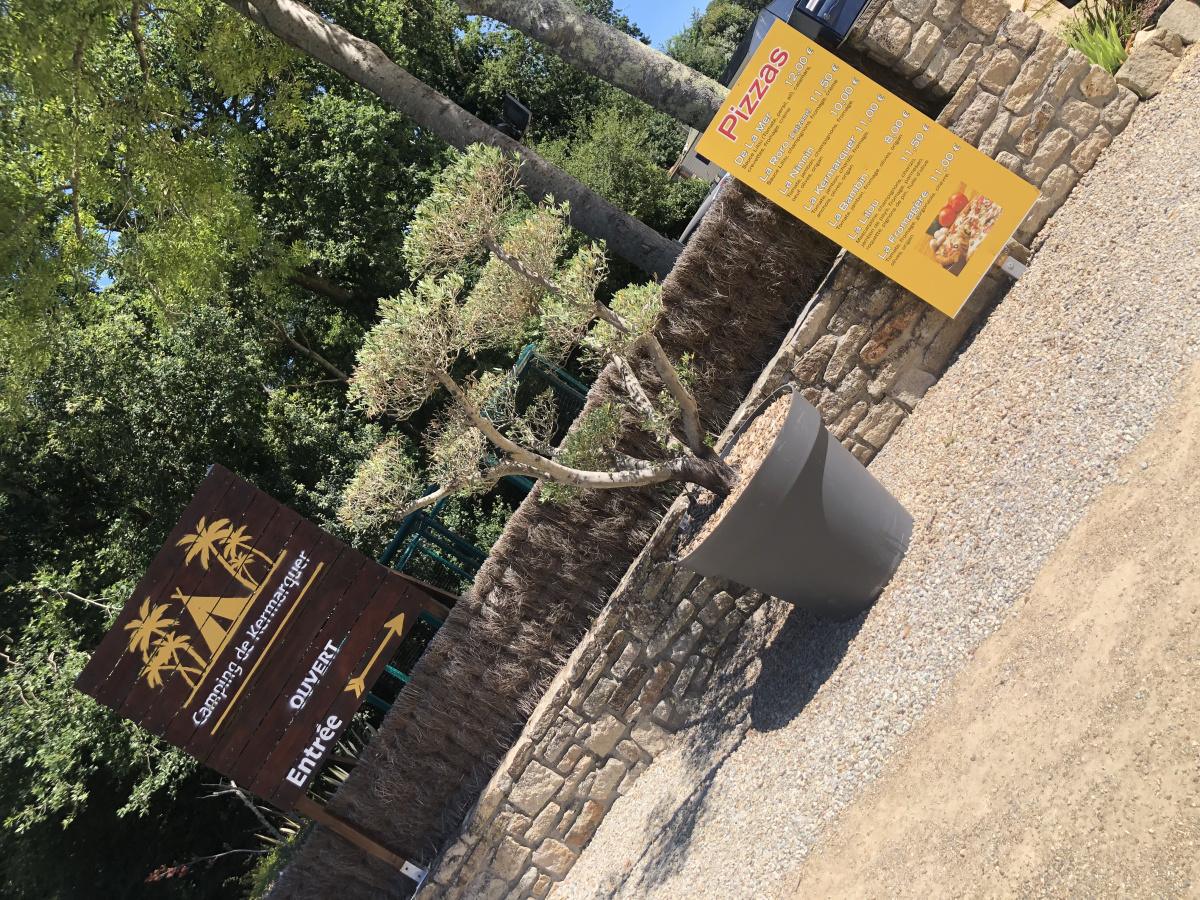 2 pizzas achetés, la troisième offerte chez Lilou ! Camping de Kermarquer 2 pizzas achetés, la troisième offerte chez Lilou ! Camping de Kermarquer