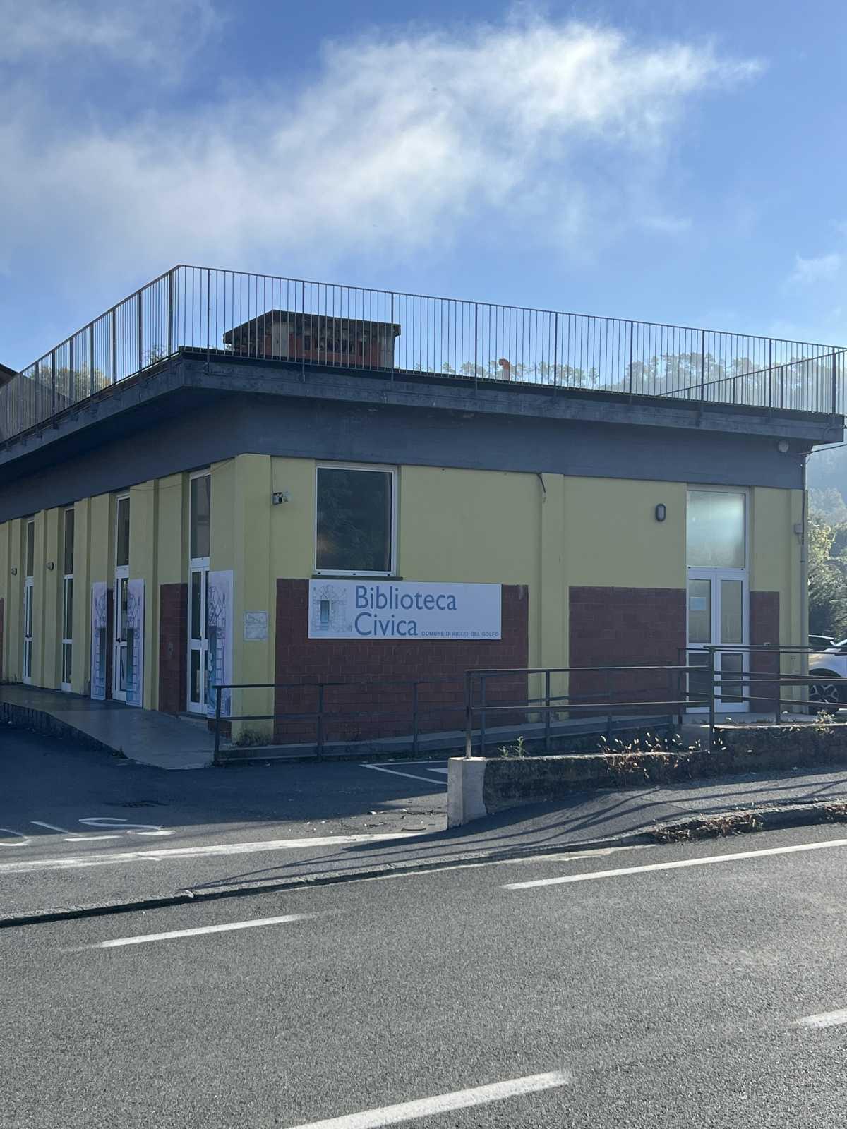  Biblioteca Civica di Riccò del Golfo