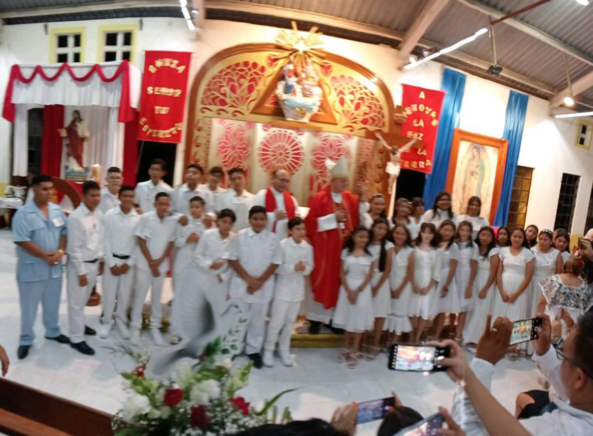 Confirmaciones de los jóvenes de la Parroquia de la Divina Providencia en Cancún