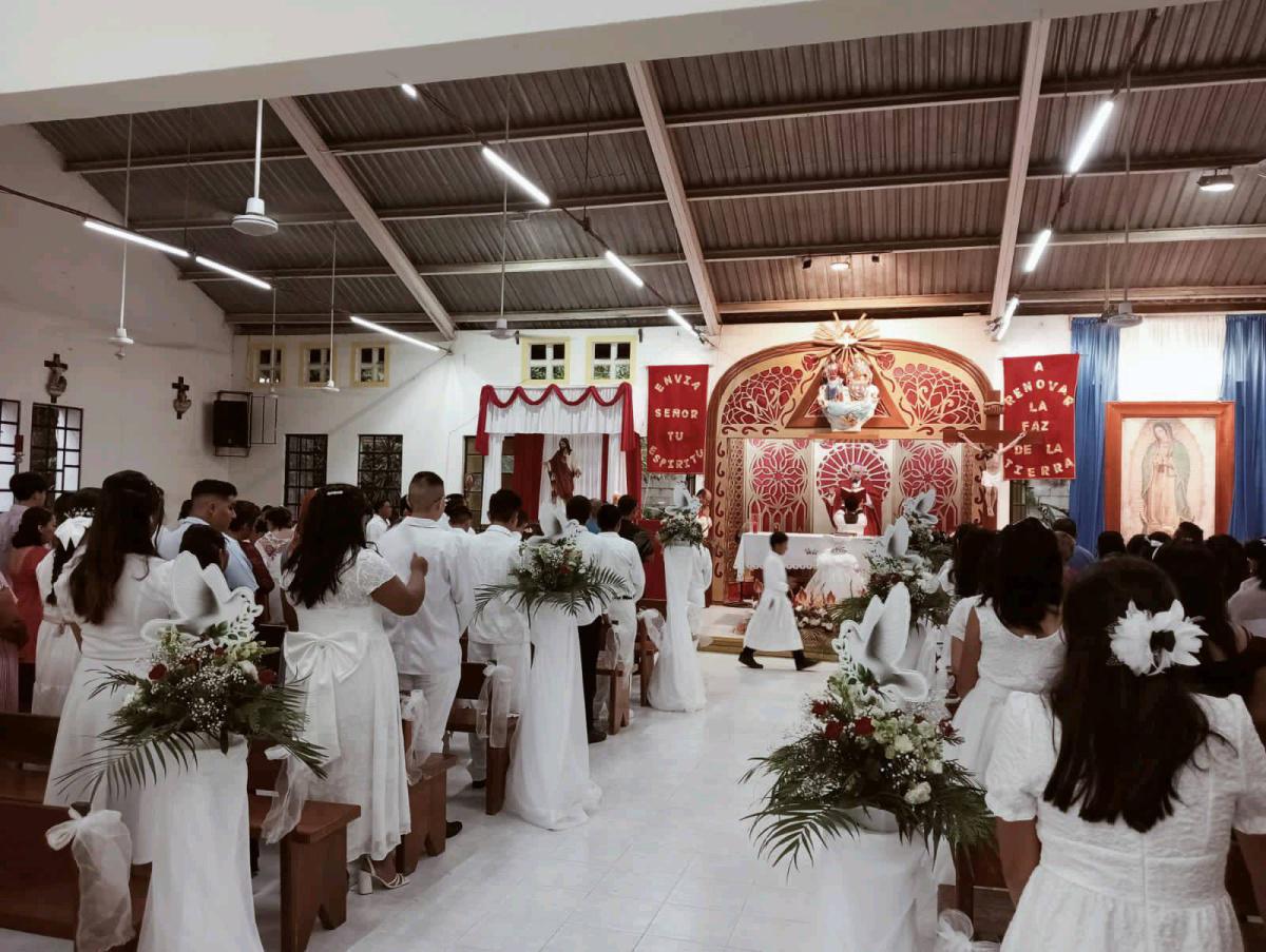 Confirmaciones de los jóvenes de la Parroquia de la Divina Providencia en Cancún