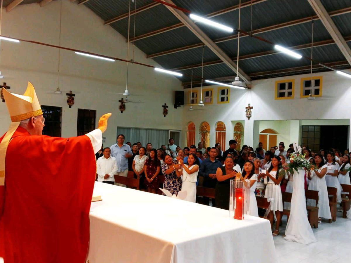 Confirmaciones de los jóvenes de la Parroquia de la Divina Providencia en Cancún