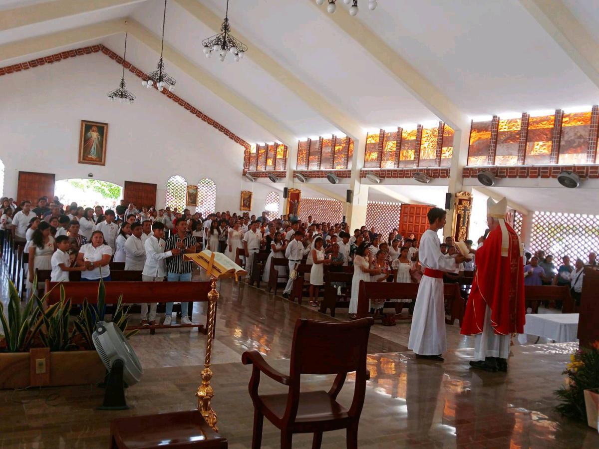 Confirmaciones de los jóvenes de la Parroquia de Nuestra Señora del Carmen, en Cancún.