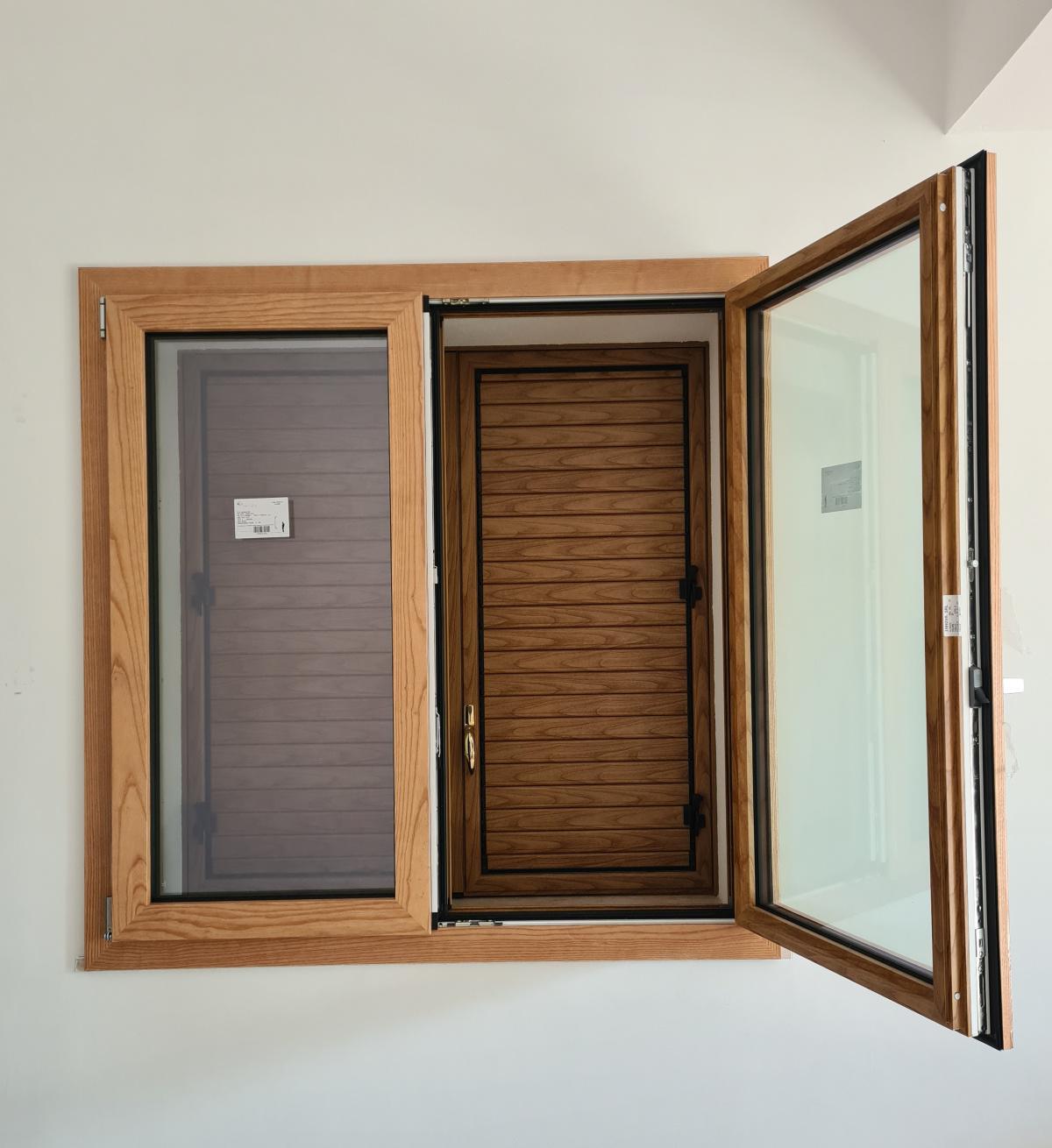 "Infissi in alluminio-legno, persiane esterne e zanzariere: La perfezione architettonica per la tua casa!" "Infissi in alluminio-legno, persiane esterne e zanzariere: La perfezione architettonica per la tua casa!"