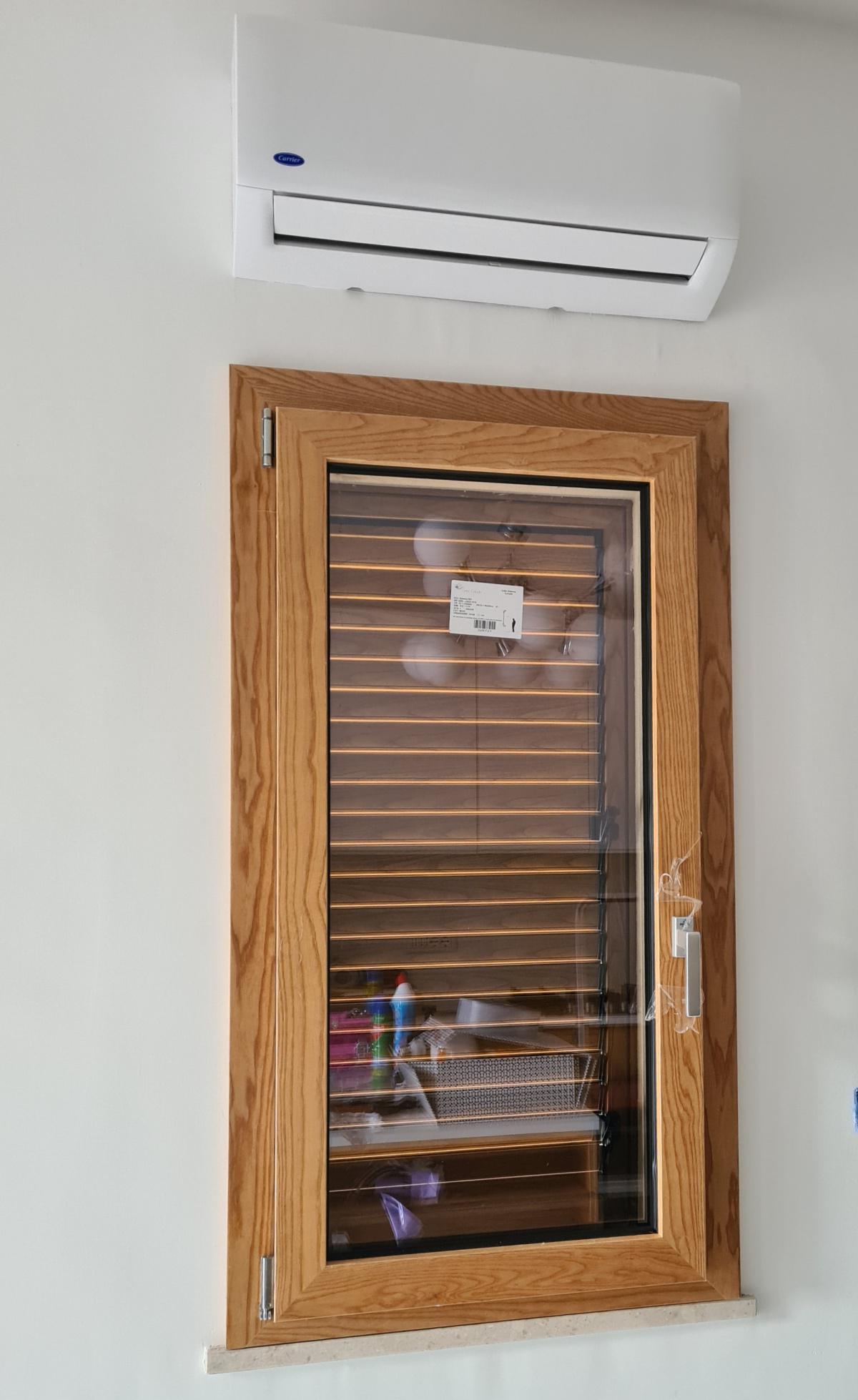 "Infissi in alluminio-legno, persiane esterne e zanzariere: La perfezione architettonica per la tua casa!" "Infissi in alluminio-legno, persiane esterne e zanzariere: La perfezione architettonica per la tua casa!"