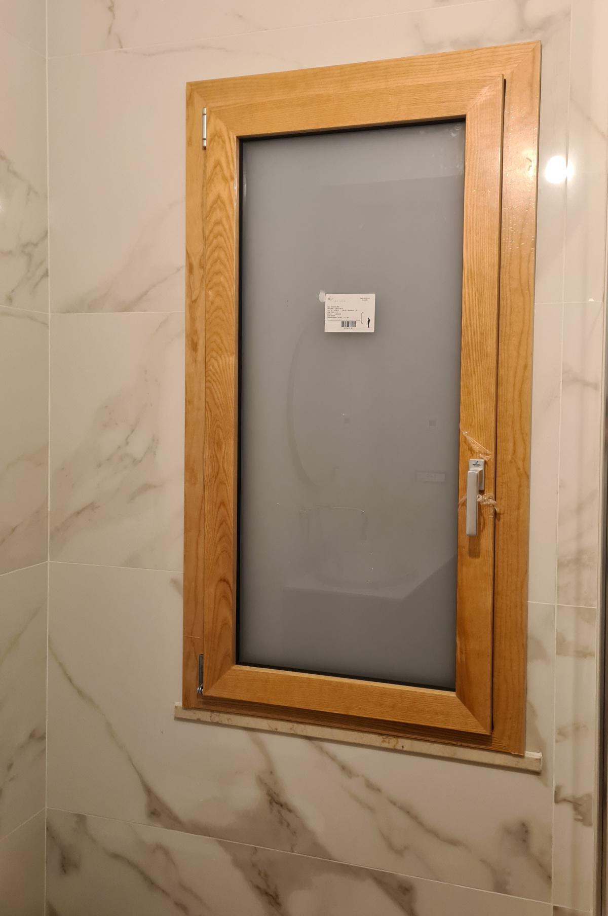 "Infissi in alluminio-legno, persiane esterne e zanzariere: La perfezione architettonica per la tua casa!" "Infissi in alluminio-legno, persiane esterne e zanzariere: La perfezione architettonica per la tua casa!"