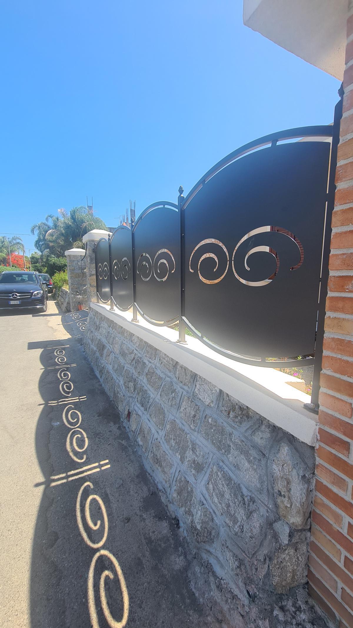 "Arte in Ferro: Recinzioni e Cancelli Incisi al Laser che Uniscono Estetica e Sicurezza" "Arte in Ferro: Recinzioni e Cancelli Incisi al Laser che Uniscono Estetica e Sicurezza"