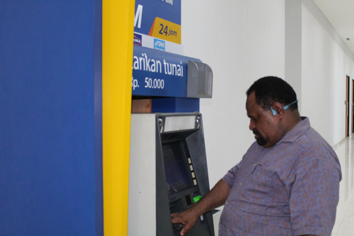 Mesin ATM Bank Papua Kini Hadir di Kantor Gubernur Provinsi Papua