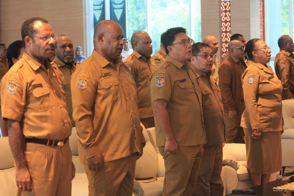 Penyerahan DPA Tahun 2024 pada 40 OPD Pemerintah Provinsi Papua