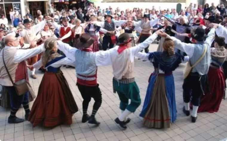 Impara I Balli del Sud con il Gruppo Folk - Experience