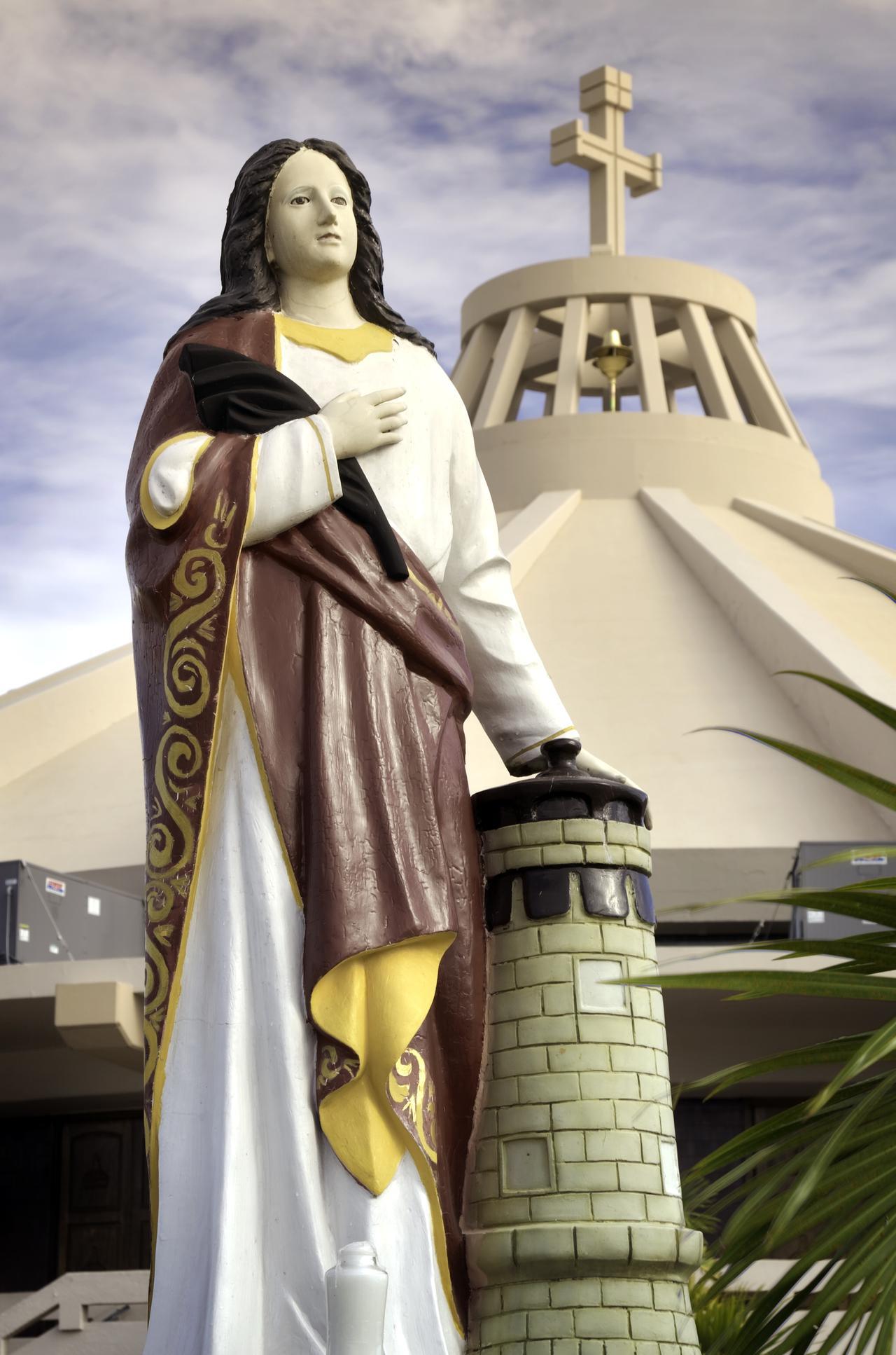 SantaBarbaraStatue_edit_c_