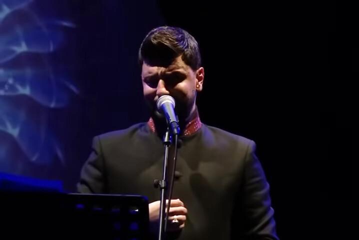 قصيدة مهدي منصور بصوت أحمد حويلي وأنغام زياد سحاب: حين يصبح الشعر صلاة موسيقية 