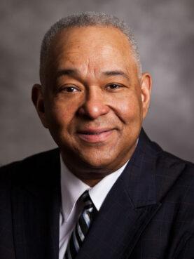 جيمس أبينغتون، عميد الموسيقى الكنسية الأفريقية-الأمريكية، يرحل عن 65 عاماً جيمس أبينغتون، عميد الموسيقى الكنسية الأفريقية-الأمريكية، يرحل عن 65 عاماً