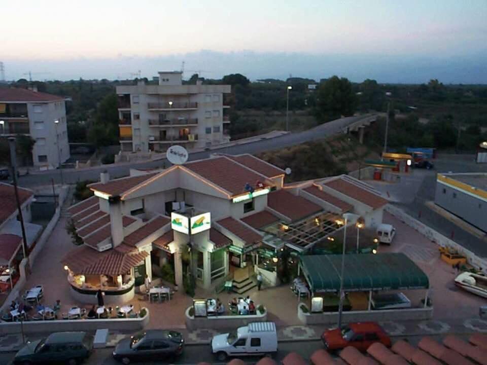 Compromesos amb els nostres clients Compromesos amb els nostres clients