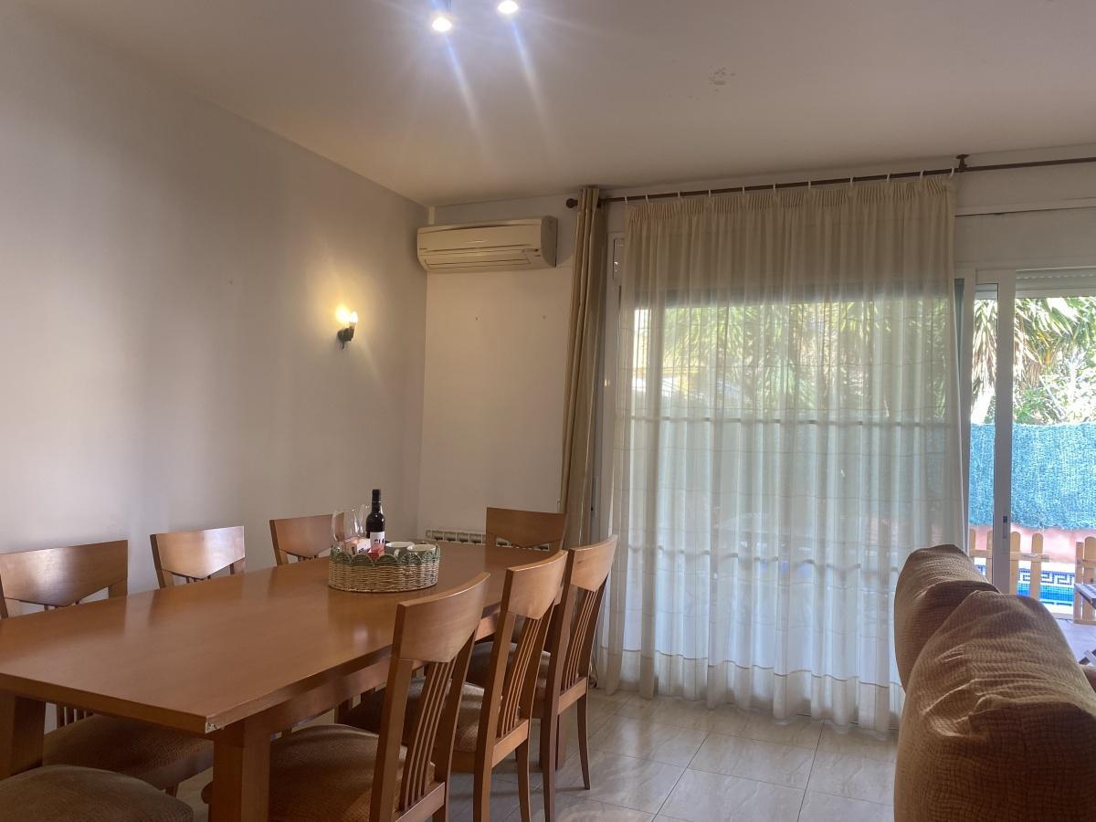 🌞 ALQUILER VACACIONAL – CASA ADOSADA CON PISCINA PRIVADA EN MAS D’EN BOSCH, VILAFORTUNY CAMBRILS 🌞