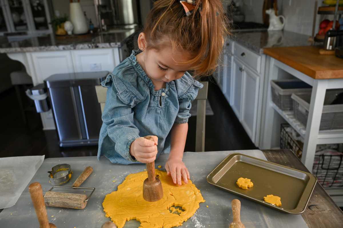 Edible Pumpkin Spice Play Dough