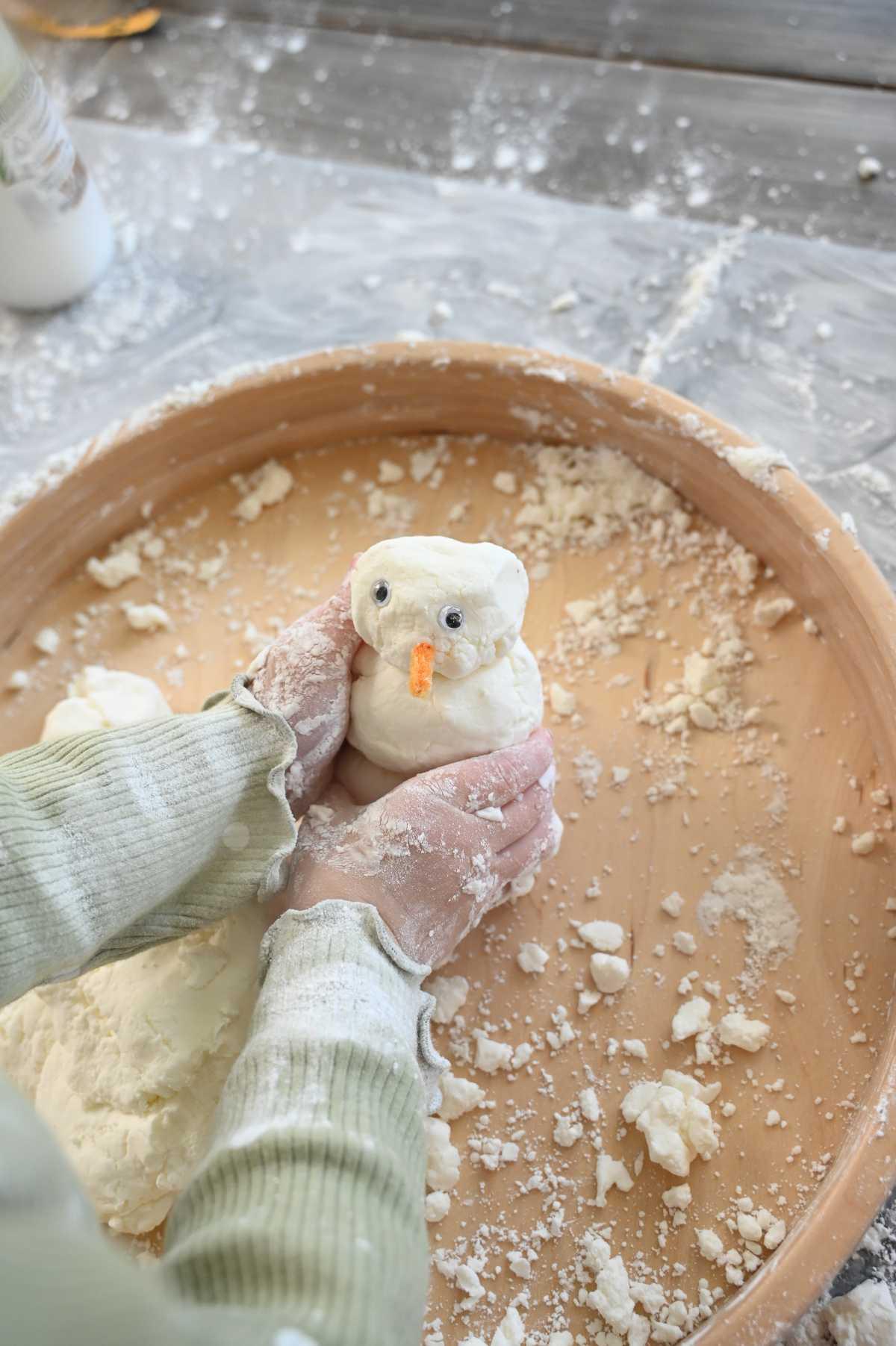 Cloud Dough Snowmen 