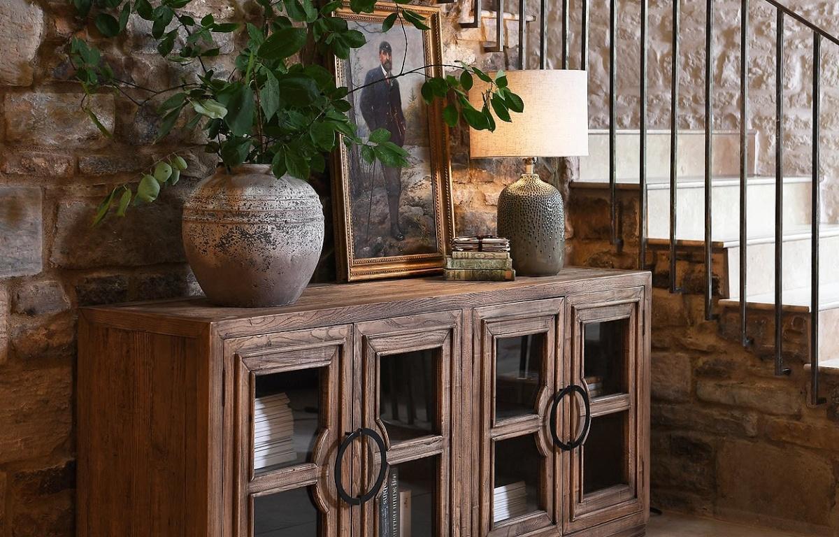 Make a statement with Coach House